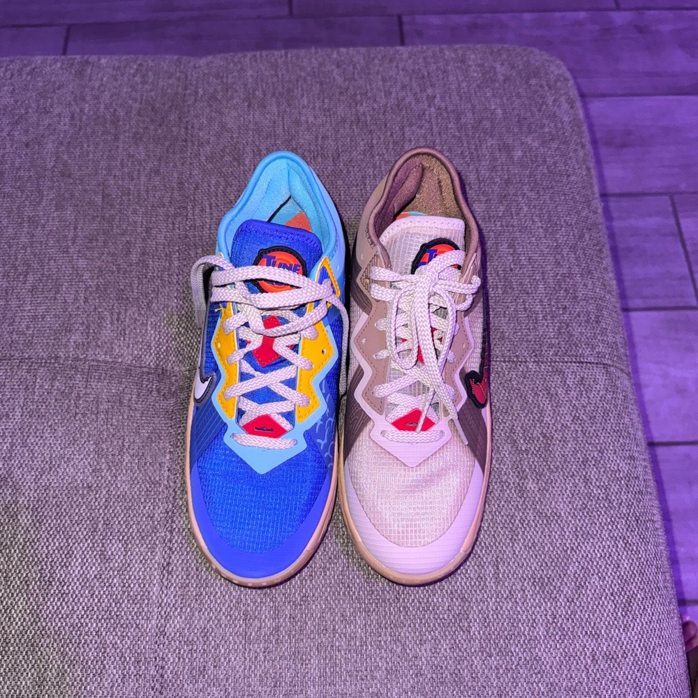 Nike LeBron 18 Low
Wile E. vs Roadrunner Space Jam (GS)